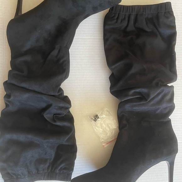 Black Fashion Nova Heels - Picture 2 of 6